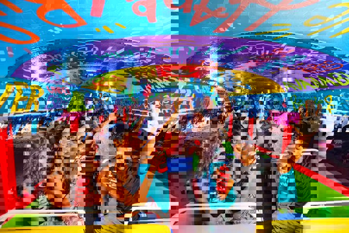 Pub Krawl Tour | Kukoo Kunuku Aruba